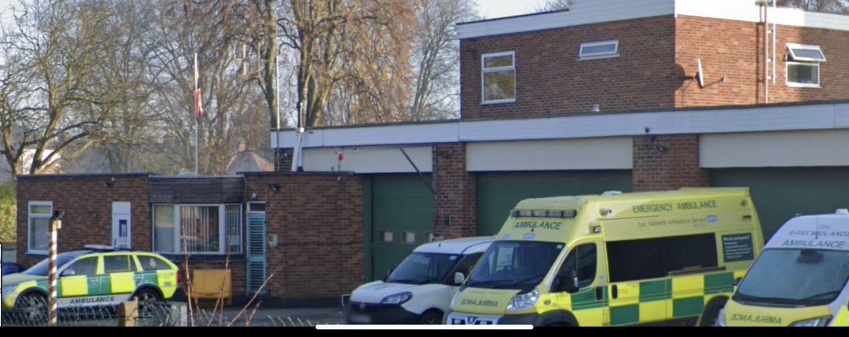 EMAS_CFR's tweet photo. It was the wonderful Wellingborough Ambulance Station, where I led an annual Basic Life Support (BLS) & Automated External Defibrillator (AED) requalification for a @NeneValleyCFR scheme coordinator! #HePassed 👏🏻💯 https://t.co/glU7uAzfmm