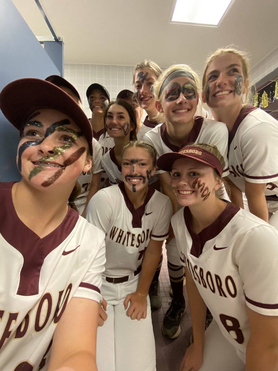 Bgallaway4's tweet photo. 🥎!So hyped for our bi-district playoff game tomorrow!🥎 #4HER #BOROTUFF                                                📍Anna High School                                   🆚 Dallas Life Oak Cliff.                             ⏰ 6:30 https://t.co/sYqH3AX354