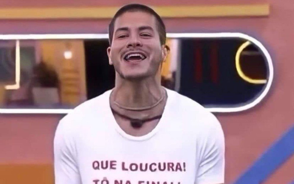 centralreality's tweet photo. AVISA QUE O PÃO TÁ PRONTO!

O campeão Arthur Aguiar ganhará um documentário no Globoplay. O projeto tem estreia prevista para a segunda quinzena de maio. https://t.co/67U46q0wbw
