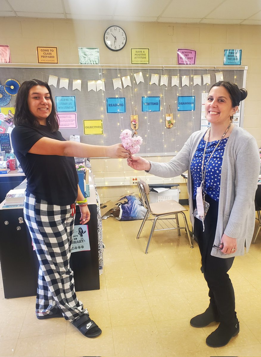 Flowers for the teacher to celebrate the #DayWithoutHate at CMS! <a href="/CMSFORClub1/">CMS F.O.R. Club</a> <a href="/hempfield/">Hempfield SD</a>