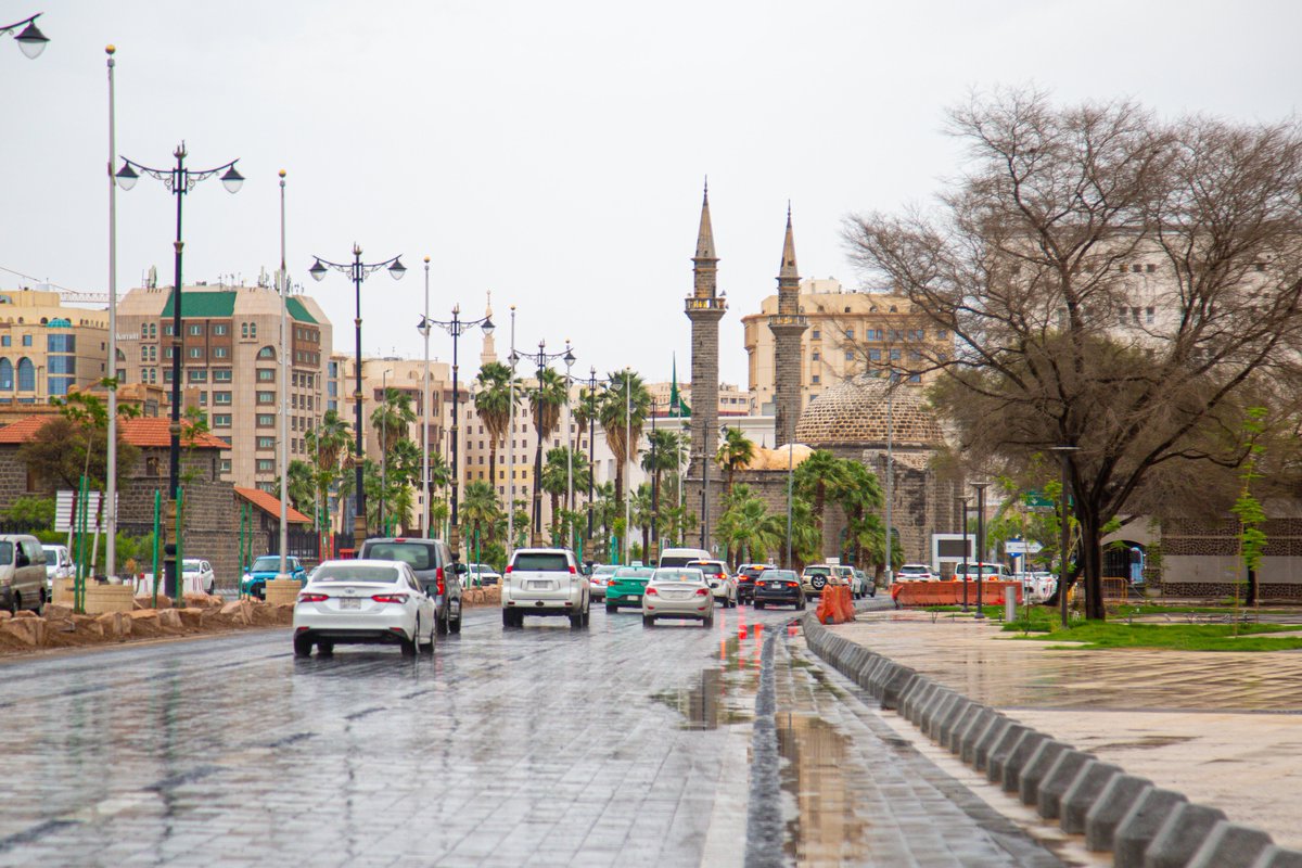 imarat_almadina's tweet photo. #صور || 📸
هطلت اليوم أمطار متوسطة إلى غزيرة على أنحاء متفرقة من #المدينة_المنورة, جعلها الله سقيا رحمة وعمّ بنفعها أرجاء البلاد. https://t.co/XRHUFT7zAZ