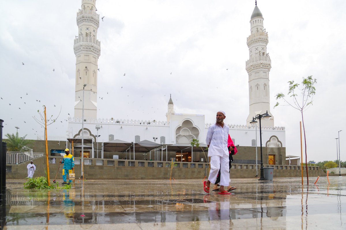 imarat_almadina's tweet photo. #صور || 📸
هطلت اليوم أمطار متوسطة إلى غزيرة على أنحاء متفرقة من #المدينة_المنورة, جعلها الله سقيا رحمة وعمّ بنفعها أرجاء البلاد. https://t.co/XRHUFT7zAZ