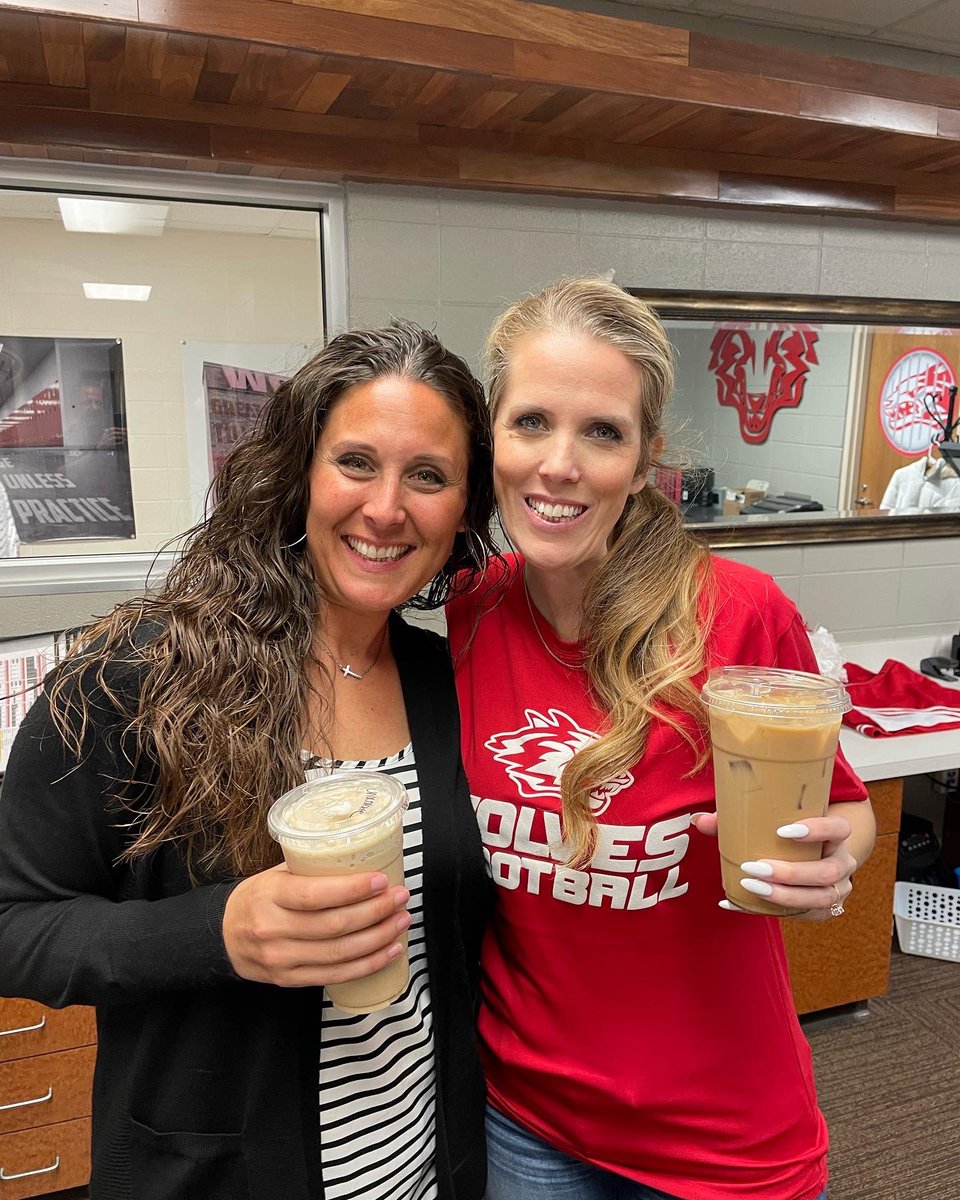 How do we show our Admin Professionals we appreciate them?  Load them up with excessive caffeine and sugar!  Appreciate all these ladies do to make our school great each day! #AdministrativeProfessionalsDay #ONEwiththePACK