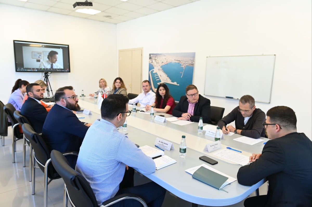CDIAlbania's tweet photo. A fruitful meeting at the @DurresPort with the aim to advance our joint efforts on #SEE6 Waterborne Connectivity and the revision process of TEN-T Regulation with focus on Ports #Albania #BlueBalkans https://t.co/RQXeZNxK43