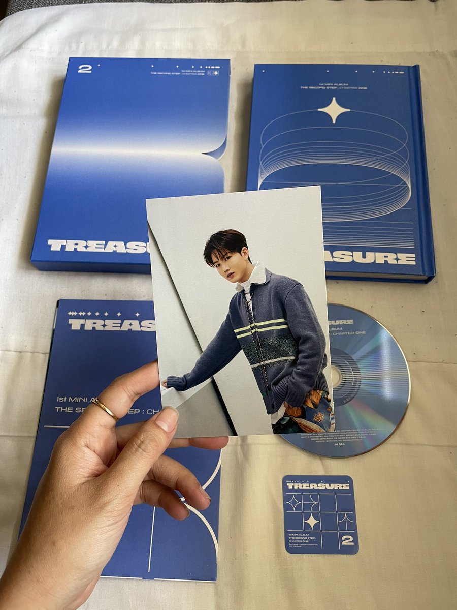 illacart's tweet photo. WTS LFB PTPA

[ONHAND] TREASURE SECOND STEP CHAPTER 1 UNSEALED ALBUM 

PB- 250 
DIGIPACK- 200 

INLCUSION 

PHOTOBOOK VERSION: 
Photobook Sleeve
Photobook
Folded Poster
CD-R
Sticker
Postcard

DIGIPACK:
Booklet
CD-R 
Poster

MOP: GCASH, UB
MOD: SCO
📍Marikina City

#Treasure https://t.co/eOoZ7nnY7V