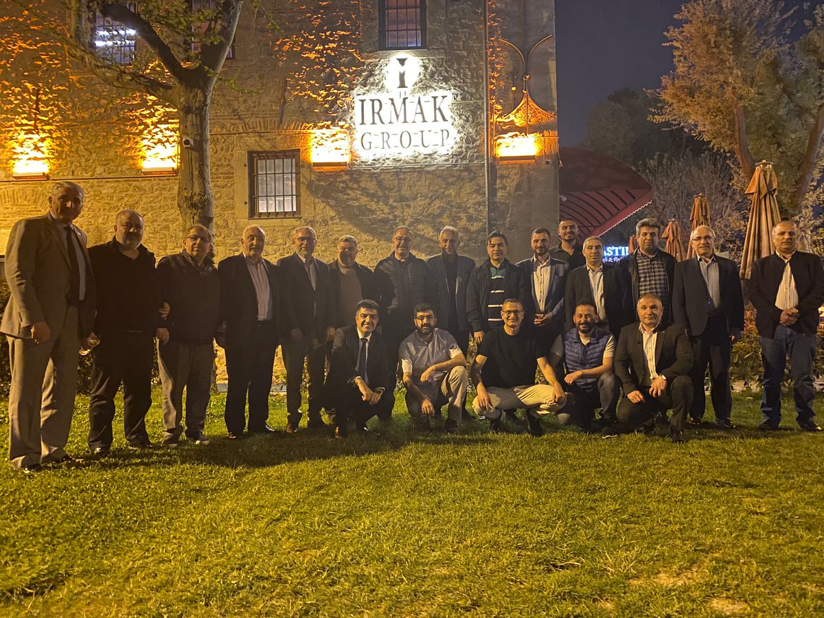 Çok kıymetli dostlarımızla yeni merkez binamızda iftar sonrası biraraya geldik.