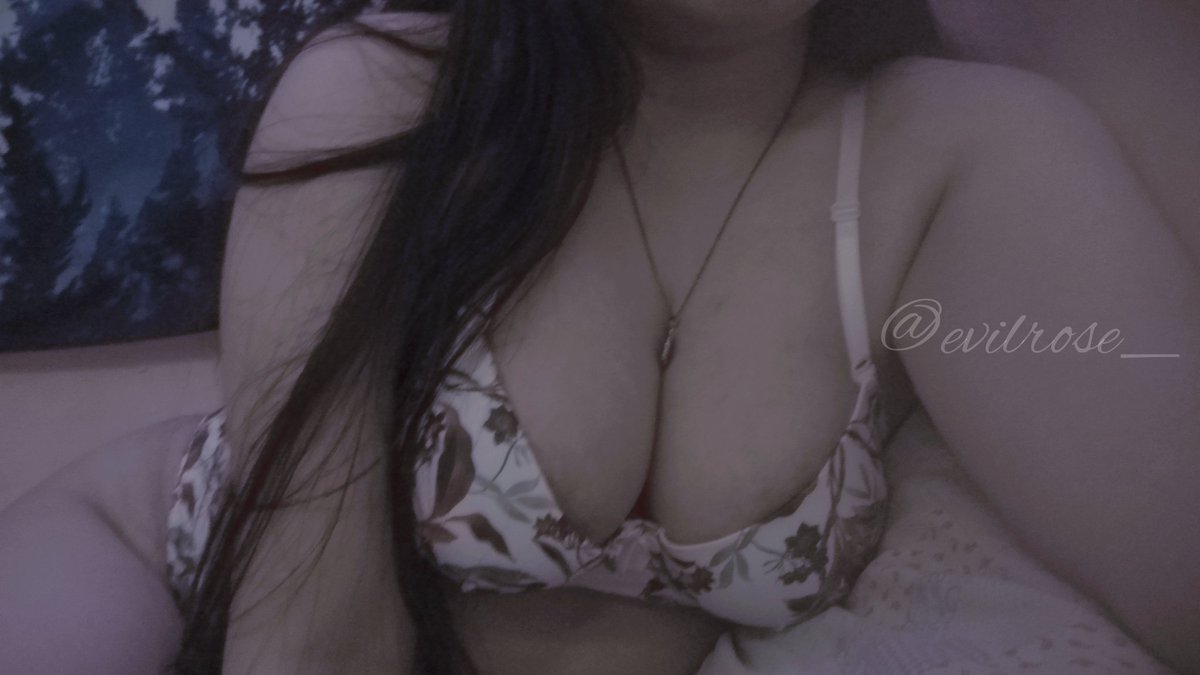 hi not new to #nsfwtwt, just a new account. 

  ੈ♡ 21, she/her
  ੈ♡ nsfw audio or rt-ing sexy stuff
  ੈ♡ asian 
  ੈ♡ main: <a href="/sinfulnessrose/">rin</a>
  ੈ♡ MDNI
  
  ↻ + ♡ to be moots <3