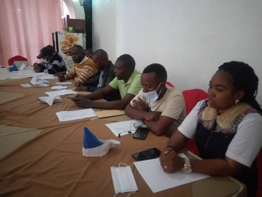 PoleInstitute's tweet photo. #MazungumuzaKwaAmani. session interactive entre les groupes d jeunes, d femmes, les autorités politico-administratives &amp; forces de sécurité sur l'identification des diviseurs, gestion constructive des rumeurs et fausses informations qui divisent. #ISSS #STAREC @MONUSCO @pddrcs https://t.co/jyOjw6eE6l