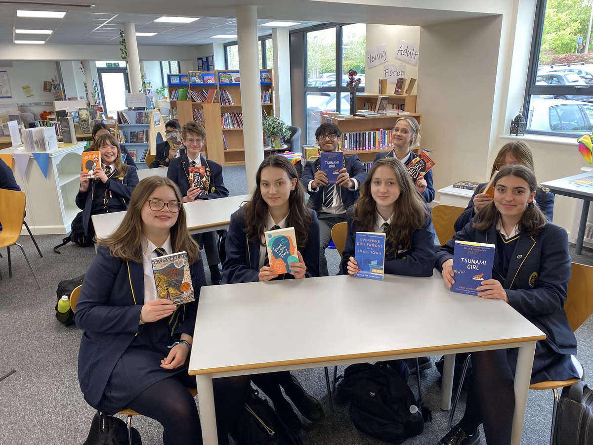 SRAEnglishDept's tweet photo. Let’s get reading! Introducing the Biscuits, Bakes and Books @CILIPCKG  Shadowing group. There is so much excitement around this fantastic collection of 📚 #ckg22 https://t.co/MY0Cx5sI2M