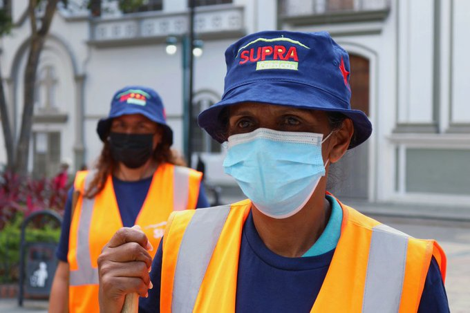 danlly_luzardo's tweet photo. Los mochileros Ecológicos se dedican a concientizar sobre el reciclaje.

Recuperando espacios para el beneficio de todos nosotros.

#ProducirPorVenezuela 
#CaracasEcológica 
#SupraCuidaCaracas 
@Joselopezpsuv @EmilyCaroVzla https://t.co/qcWDYJiVzx