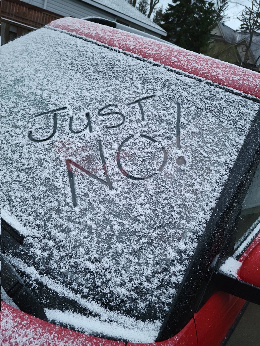 carleekat's tweet image. This is so not right!
#canadianspring #ShareYourWeather