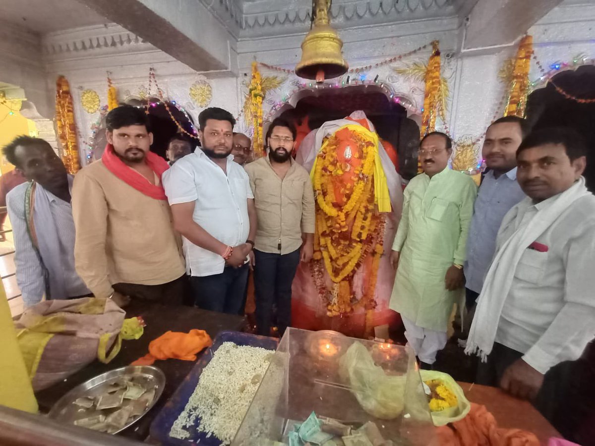 SudhirParweBJP's tweet photo. 2/2
सुरेशजी बगमारे, मनोजजी गिरी, शिशूपालजी बेंदरे, क्रिष्णाजी मेंघर, सौरभजी पोटभरे, पारसजी यादव, सतीशजी झलके, सुरेशजी बग़मारे, सोमाजी ढोरे, दिलीपजी दुफारे, वासुदेवजी केदवदे, सुनीलजी साहारे, ज्ञानेश्वरजी, दिनेशजी नानवतकर, रोहीत पारवे व इतर.
#KunwaraBhivsen #Parseoni #Ramtek https://t.co/xCdloUf9Cz