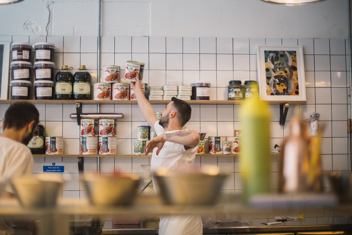VenueInsight's tweet photo. Rudy’s Pizza Sheffield open’s this summer bringing 5,000 free Neapolitan pizza’s to the people 🍕🇮🇹

Rudy’s Sheffield will be a relaxed neighbourhood pizzeria situated at the former Lonestar Site on Division Street, in the bustling heart of the city

👉https://t.co/VWqdnQwJGT https://t.co/nDL9cp2SKr
