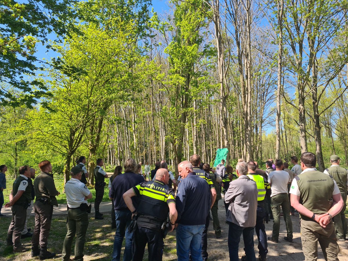 WA_Bleiswijk's tweet photo. 21/4 mooi eerbetoon aan onze overleden collega van Staatsbosbeheer. https://t.co/7QnfF2beVX