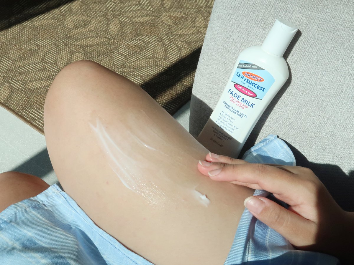 parkropreview's tweet photo. ใครอยากผิวขาวไวๆ ไปตำโลชั่นอันนี้เลย Palmer’s fade milk body lotion ดีงามสมมง เป็นสูตร niacinsmide 5%+Vitamin C&amp;E ช่���ยให้ผิวขาวใสไวสุดๆ เนื้อเข้มข้นแต่เกลี่ยง่าย กล���่นหอมอ่อนๆ ใช้ทุกวันเห็นผลดีมากจริงๆ #ใช้ดีบอกต่อ #รีวิววัตสัน https://t.co/JgvANQOxkm