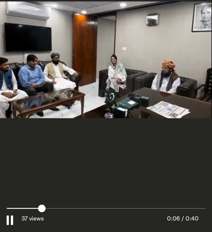 SaadMaqsud's tweet photo. کچھ دن سے انصافی دوستوں نے شور مچایا ہوا کہ اسعد محمود صاحب نے قائد اعظم کی تصویر چُھپا رکھی ہے دراصل ہم اختلاف میں اخلاقیات بھول جاتے ہیں اور جھوٹ پھیلاتے ہیں ۔۔۔۔ https://t.co/rD1b0BbRPR