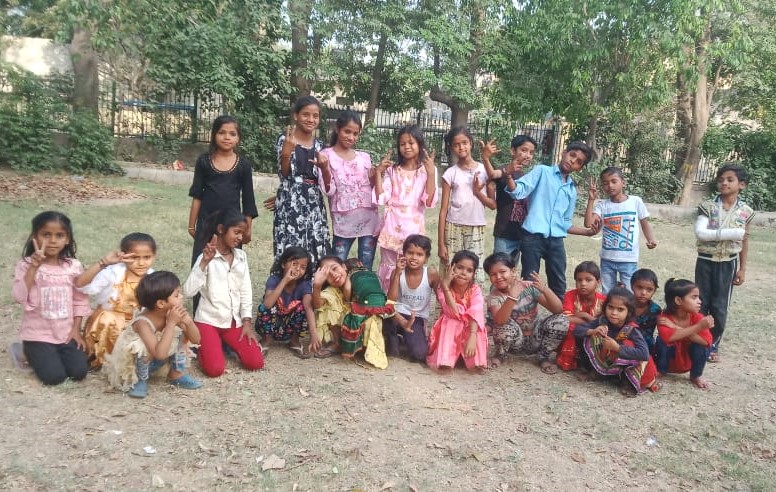 saarthik2's tweet photo. At #SaarthiFoundation, we don't believe in only giving the children textual education but also in teaching them valuable life skills.
Celebrated Earth Day and Samaj Seva week with our little #saarthians

#earthday #besaarthi #k2groupindia #mohitbansal #reachandteach https://t.co/JVeJ122eHI