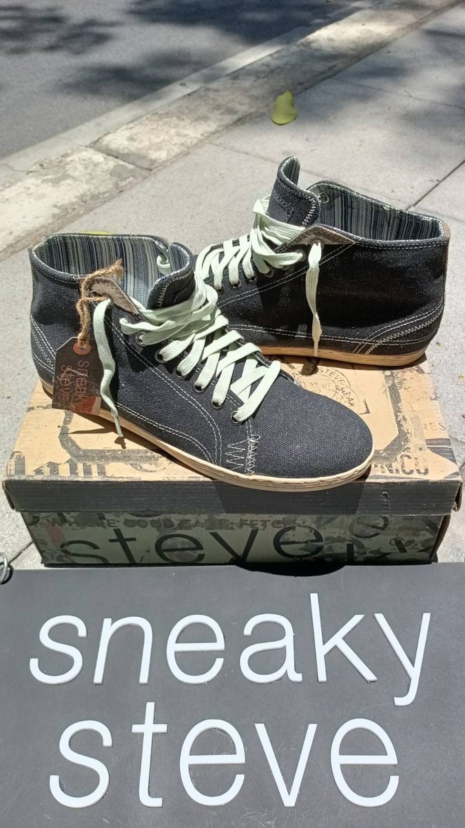 GrooveGroovyth's tweet photo. Sneakysteve promotion 70% off from 3750 , you pay 1125 at @GrooveGroovyth sukhumvit 47 all sizes are available. https://t.co/BWFJdFfAkp