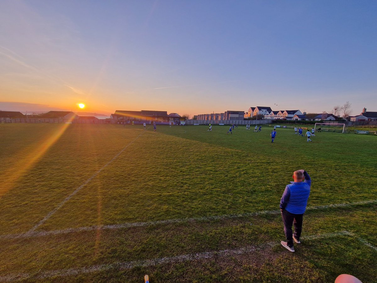 PortstewartFC's tweet photo. 🇧🇼🇧🇼⚽️⚽️🦅⚽️⚽️🇧🇼🇧🇼
What a stunning setting for for evening football at Mullaghacall

#ViewsLikeThese
#NorthCoastSunshine
#NoPlaceLikeHome https://t.co/CiiCh5vsnT