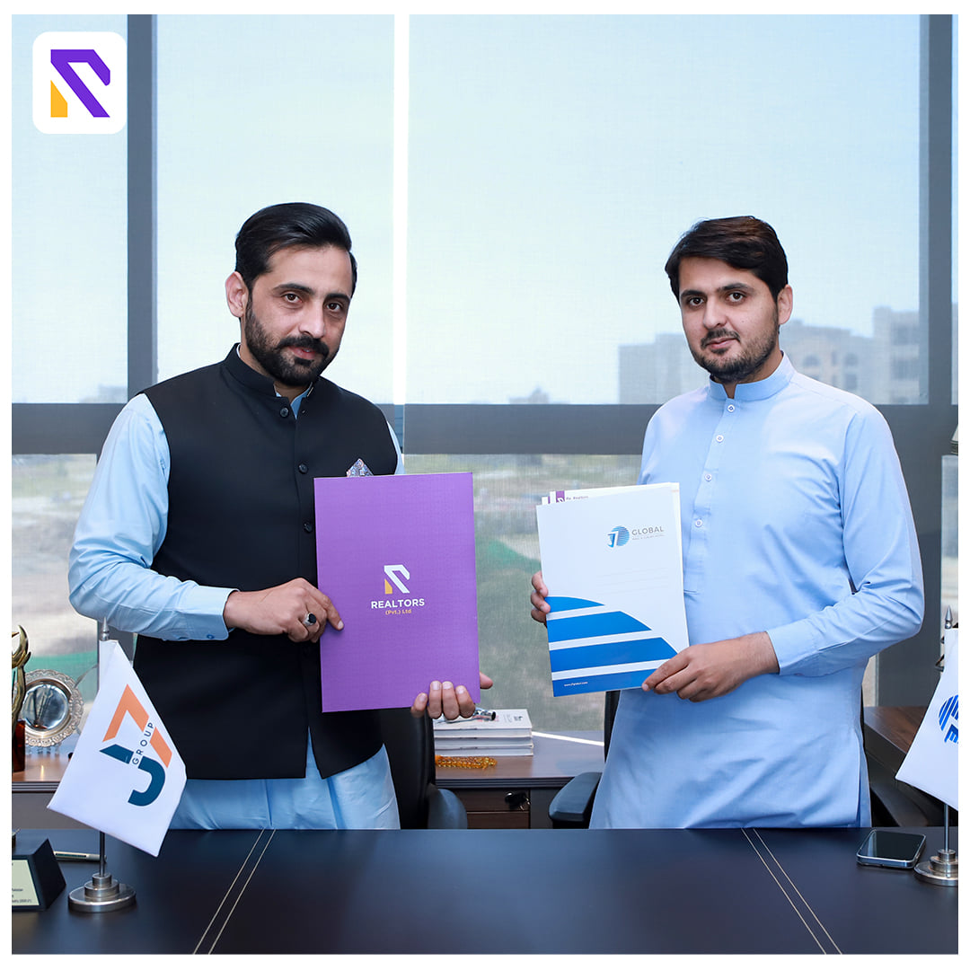 ramzan_mehsud's tweet photo. A Memorandum of Understanding (MoU) signing ceremony was held between the @TheRealtorsPAK  and the @J7Global 
The Realtors PK is committed to improving transparency and authenticity in the real estate sector estate with 100% secure and trustworthy investment opportunities. https://t.co/0JgB2ZSuI4