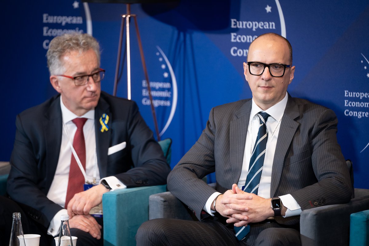 M_Wlodarczyk's tweet photo. @aj_kozlowski prezes zarządu @emitel_pl, na Europejskim Kongresie Gospodarczym @EECKatowice | 26.04.2022 | 📷 fot. Mateusz Włodarczyk | #EEC2022 https://t.co/8WcyE0Bw66