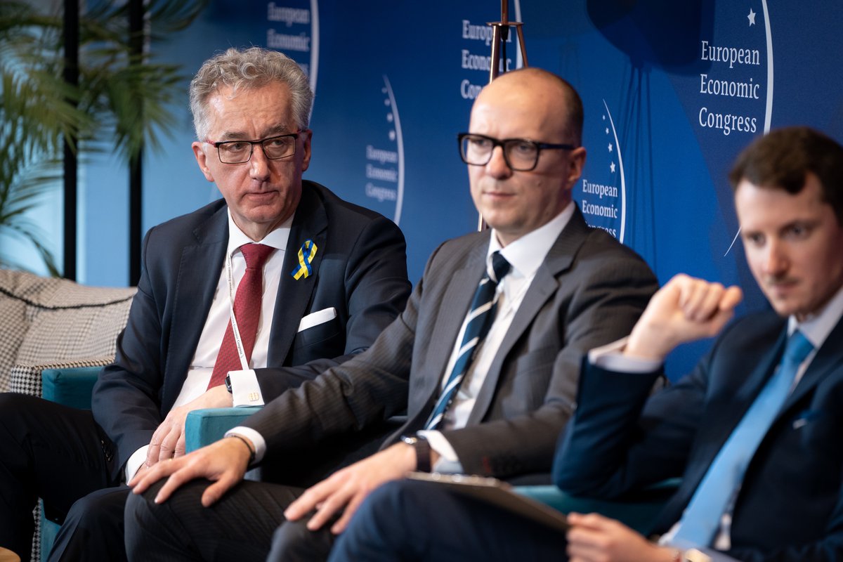 M_Wlodarczyk's tweet photo. @aj_kozlowski prezes zarządu @emitel_pl, na Europejskim Kongresie Gospodarczym @EECKatowice | 26.04.2022 | 📷 fot. Mateusz Włodarczyk | #EEC2022 https://t.co/8WcyE0Bw66