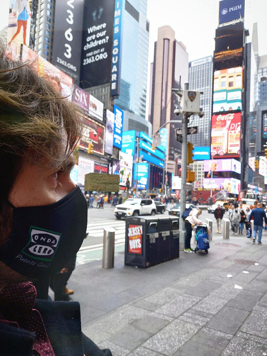 OndaCeroPuenteG's tweet photo. Estrenamos corresponsalía  en 🇺🇸. 
Desde el corazón de #NewYork al corazón de #OndaCeroPuenteGenil (hemos mandado a @javierNVR de excursión). #TeletertuliaInternacional https://t.co/O8Iv0FakFt