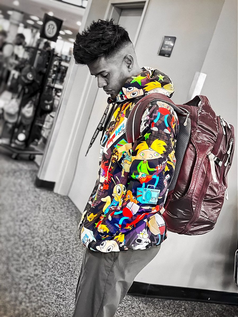 En una de esas tantas mañanas perdido por NEWARK AIRPORT ✈️ / New Jersey 🌆.
🎒🎒🎒(тнe вacĸpacĸ тнaт тravel тнe мoѕт 😎)
✭
✭
✭ 
#wladipaz #bachata #Bachataistakingover #GrupoExtra #AdiosAmor #USA #RepublicaDominicana #Venezuela #nickelodeon #rugrats #newark #newjersey