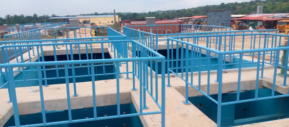 Alix_rdc's tweet photo. Serrez vos ceintures, il va couler à flot à Kinshasa 😂 Ici l'Usine de captage d'eau de #LembaImbu , simplement #Beton ! @fatshi13 rassure ✌🏽 https://t.co/iQ7zlTcXI0