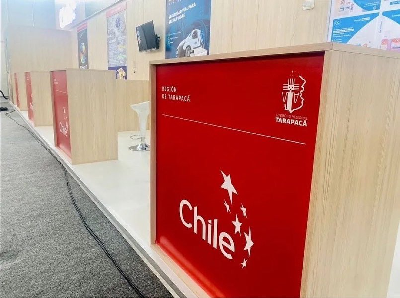 ProChile_T's tweet photo. DR de @ProChile_T y @ProChile_Antofa , Doris Olivares y Marcia Rojas realizaron visita de inspección al pabellón #Chile que integrarán las empresas para participar en @Expomina 🇵🇪2022

Participación de #Tarapacá a través del Proyecto financiado por Gobierno Regional a través FNDR https://t.co/WHy5E3XI4k