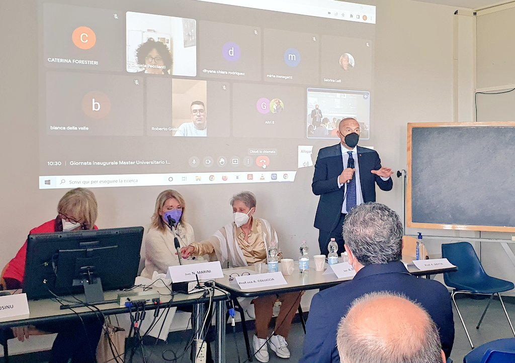 unisiena's tweet photo. 🔴 inaugurate le lezioni del #master "Il #CodiceRosa. Un nuovo modello di intervento nella presa in carico delle vittime di #violenza”.
🔴 È intervenuta la senatrice Valeria Valente. https://t.co/dNU3elOVTb https://t.co/okgU7py4mH