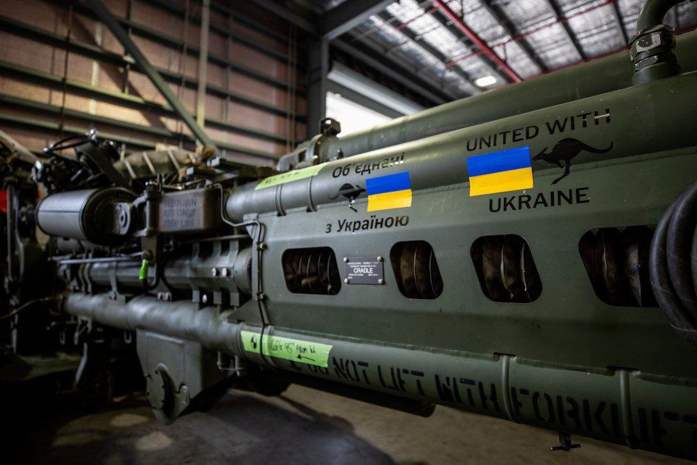 WarNewsPL1's tweet photo. 🇷🇺🔥🇺🇦
🇦🇺 Nowe zdjęcia haubic M777: broń wysłano na Ukrainę z Australii. https://t.co/p6pAbr6cMv
