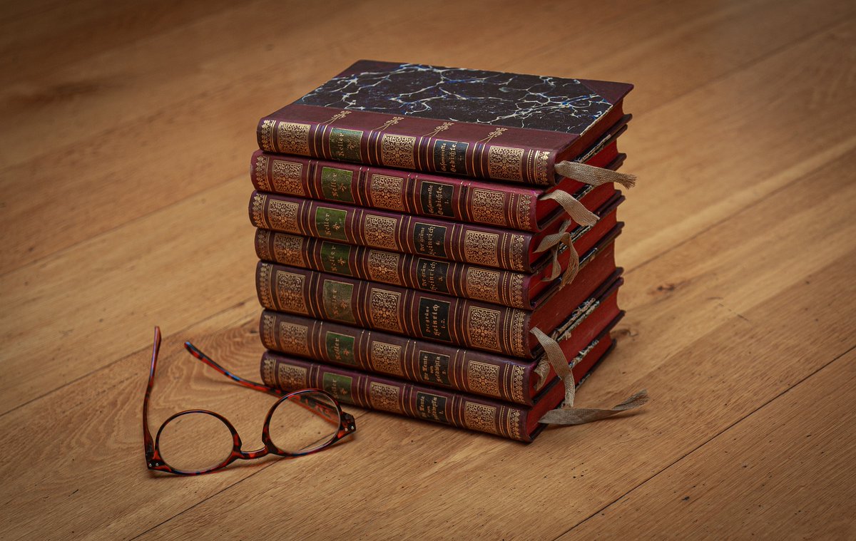 djimhotengar's tweet photo. On ne lit pas parcequ'il reste du temps dans la journée. Non! On dégage du temps dans la journée pour #lire!
Prenez la #lecture comme une activité principale, et non accessoire. Ici commence la différence. https://t.co/Yz9qbQPtB6