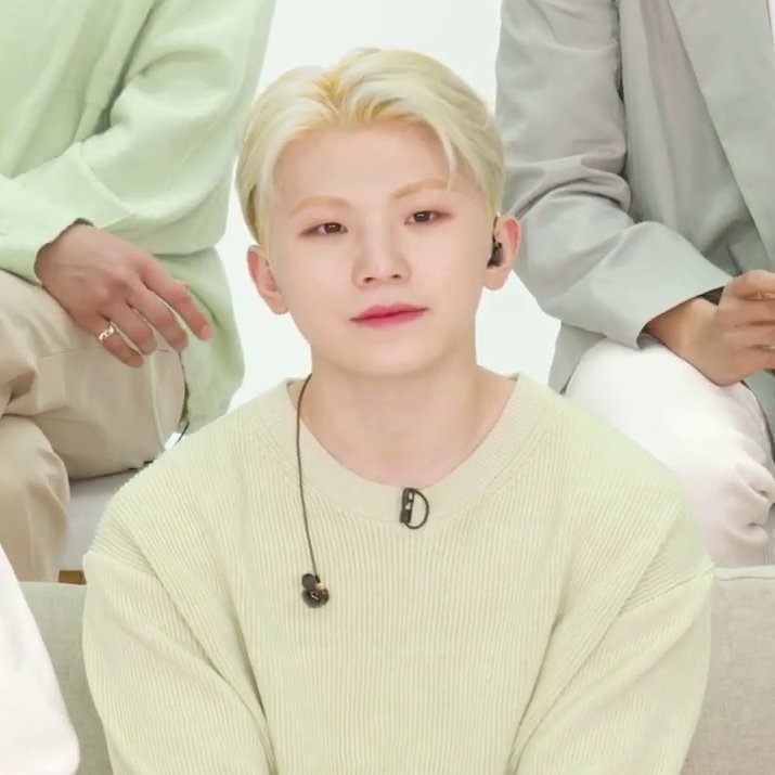 Woozi_BR's tweet photo. [MINI THREAD] – #WOOZI durante a entrevista do SEVENTEEN ft. Sakshma Srivastav. 🍚

© woozimedia, thinkabtwz https://t.co/Juijz754bS