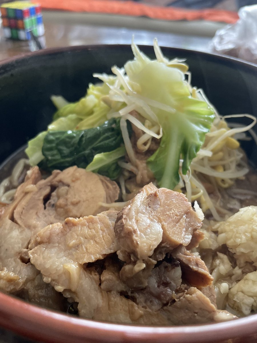 mizzmasa's tweet photo. ひさびさに家二郎！テイクアウトに感謝！二郎中山に感謝！家でゆっくり食べられる二郎は本当に美味ね。 https://t.co/Kg2stCS8Lo