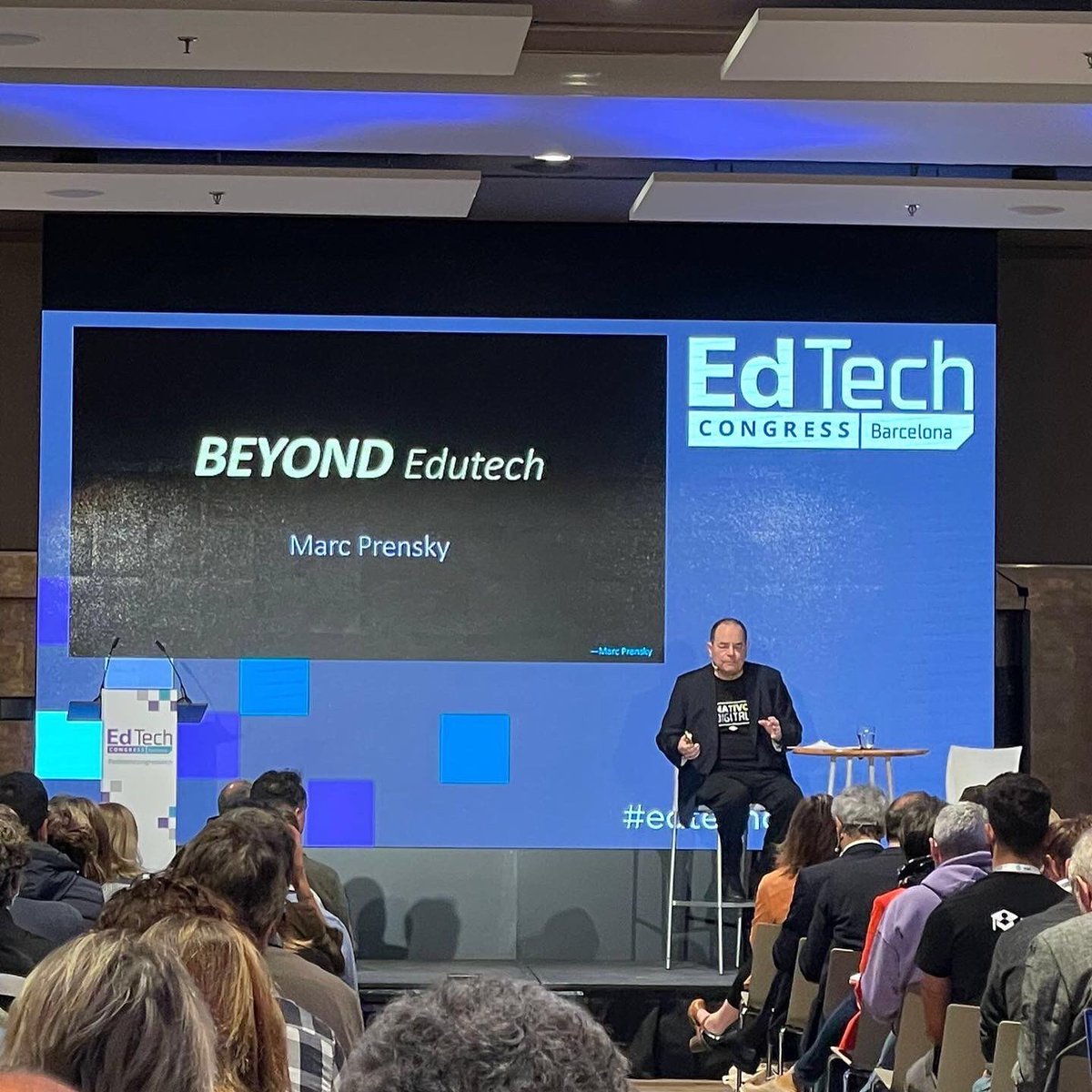 EduKimple's tweet image. (…)”Mai ens quedarem sense 
- somnis que realitzar
- problemes que arreglar
- gent que necessita ajuda
Però sobretot mai ens quedarem sense gent que vol ARREGLAR PROBLEMES, AJUDAR A UNS ALTRES i REALITZAR ELS SEUS SOMNIS” (…) @prenskymarc #edtechbcn #empotech beyond education