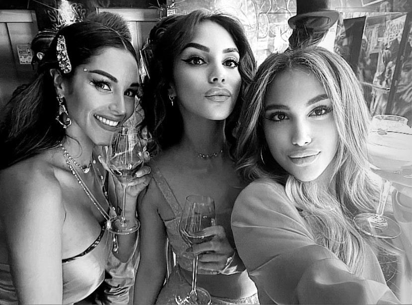 lllovelyyyy's tweet photo. 💗💗💗 #jessvip #kittyclary #jelia https://t.co/g7L4fcAQMd