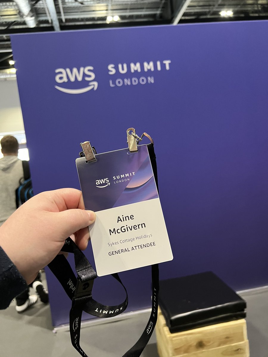 LotusWebDesign1's tweet image. Having an absolute blast at the #AWSSUMMITLONDON 

#womenintech #WomenInSTEM #developer #aws