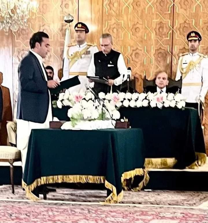 JanMohammadP's tweet photo. #_Congratulations 💝
Bilawal Bhutto Zardari
Chairman
Pakistan PeoplesParty
MAY GOD BLESS YOU
in each and every step of your life
G A Bhutto 💪♥️🖤💚💪
G A Benazir Bhutto ♥️🖤💚
G A Bilawal Bhutto ♥️🖤💚
@BBhuttoZardari
@BakhtawarBZ
@AseefaBZ
@AAliZardari
@AajizDhamrah https://t.co/Sgsr4OqGbq