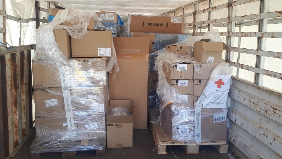 PLinSyria's tweet photo. Due to the C-19 pandemic in 🇸🇾 and in response to the appeal of @WHOSyria, 🇵🇱 @PLinSyria @MSZ_RP @DPH_KPRM @RARS_GOV_PL donated medical equipment and medicines to @WHOSyria. The donation comes in the frame of 🇵🇱 solidarity in fighting the epidemic. 
#SolidarityPL #TeamEurope https://t.co/hdKjZ4CEoF