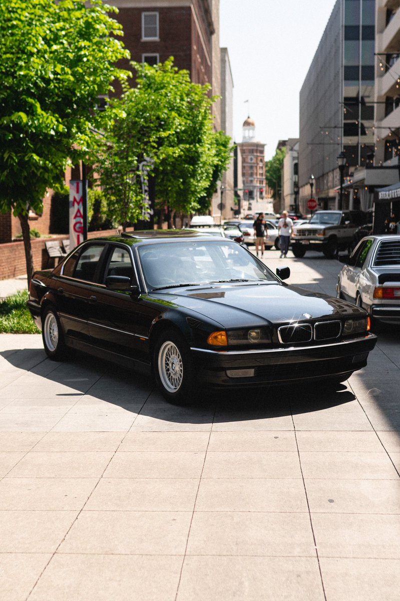MISGUIDED865's tweet photo. 1995 BMW 740i https://t.co/vK5SZGTVC0