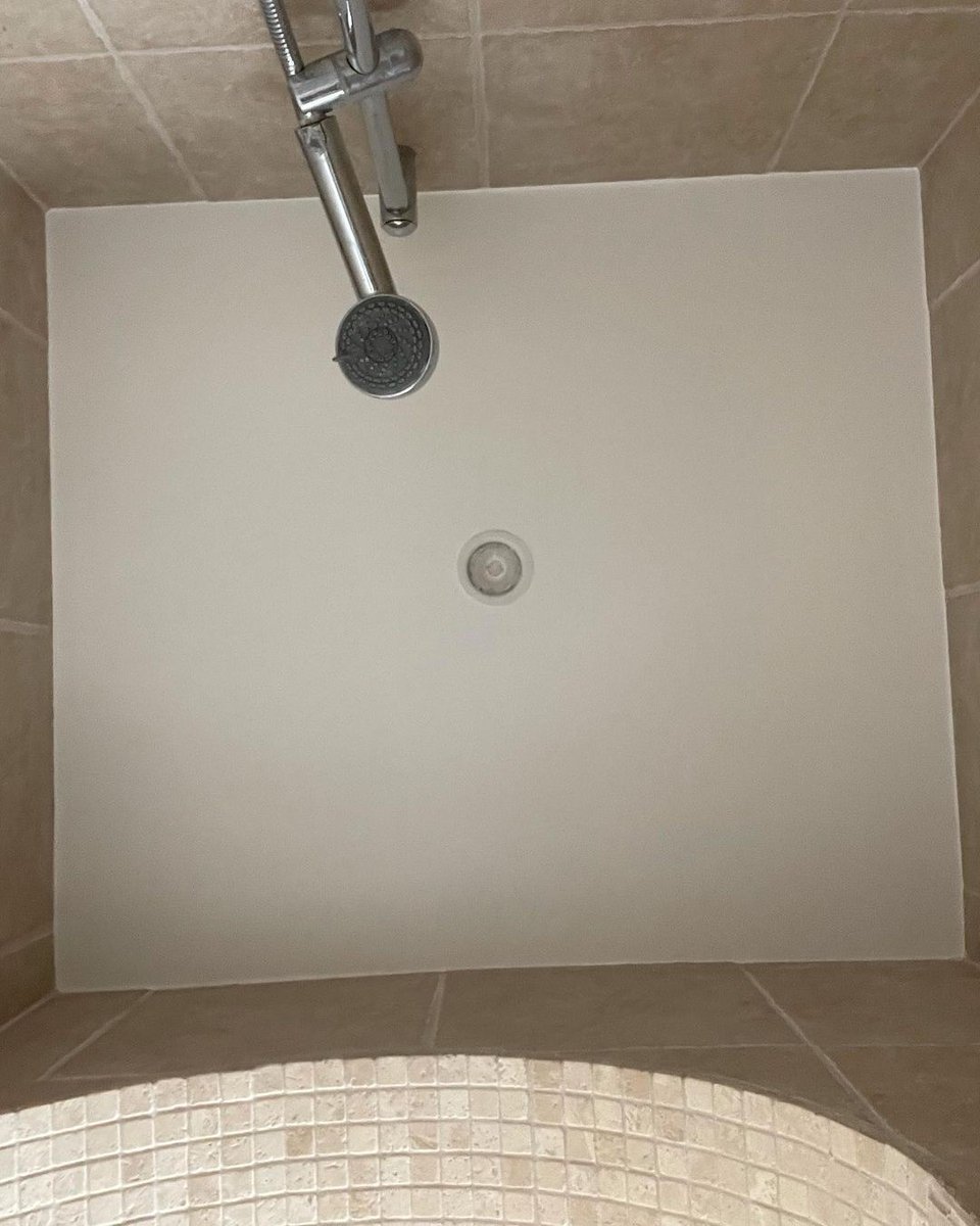 ZinsserUK's tweet photo. Shower ceiling repair with Zinsser Gardz πΏ
Discover the product: https://t.co/cYQhbFMHNS
πΈ: @ sd_decors_limited
#ceilingpaint #zinsergardz #gardz #showerroom https://t.co/Hcz6Y9PzXh