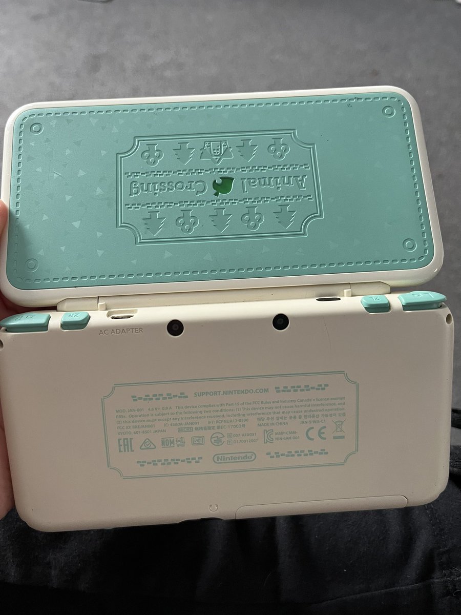 kateinsoluna's tweet photo. Look at my animal crossing ds 🥺🥺 https://t.co/4BCMawA2xe