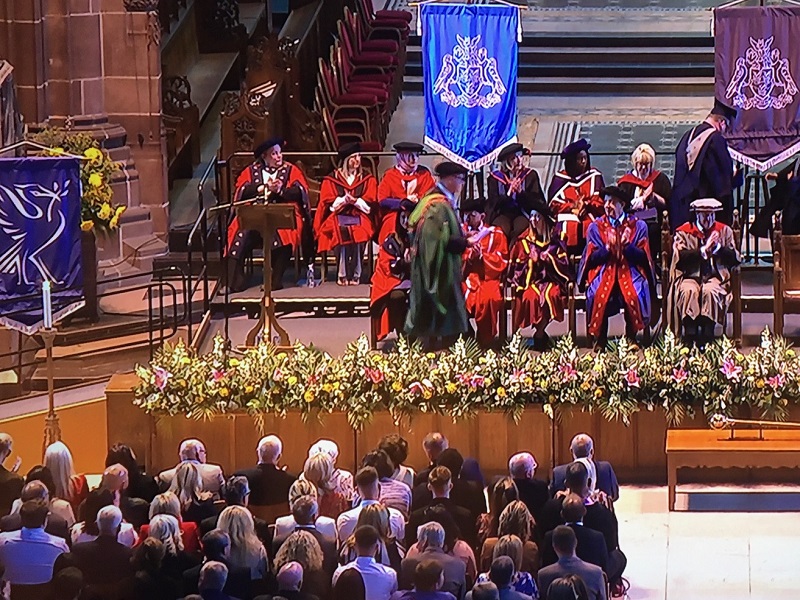 LJMU's tweet photo. "Share your photos around the world to show how proud you are of #Liverpool and your #LJMU degree" - Professor Phil Vickerman, Pro Vice-Chancellor. @LJMU @LJMUbusiness #classof2020 #graduation2022 #graduates https://t.co/p4sIh4C9iJ