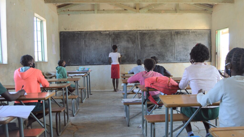 NEW paper based on our research supported by <a href="/porticusglobal/">Porticus</a>: A realist review on school-based #MHPSS interventions in #humanitarian contexts

Read it here 📖 bit.ly/3Lod2TA

@ashley_nemiro <a href="/sarah_r_meyer/">Sarah Meyer</a> <a href="/cpbourey/">Christine Bourey, PhD</a> 
#EiE #Education #MentalHealthMatters