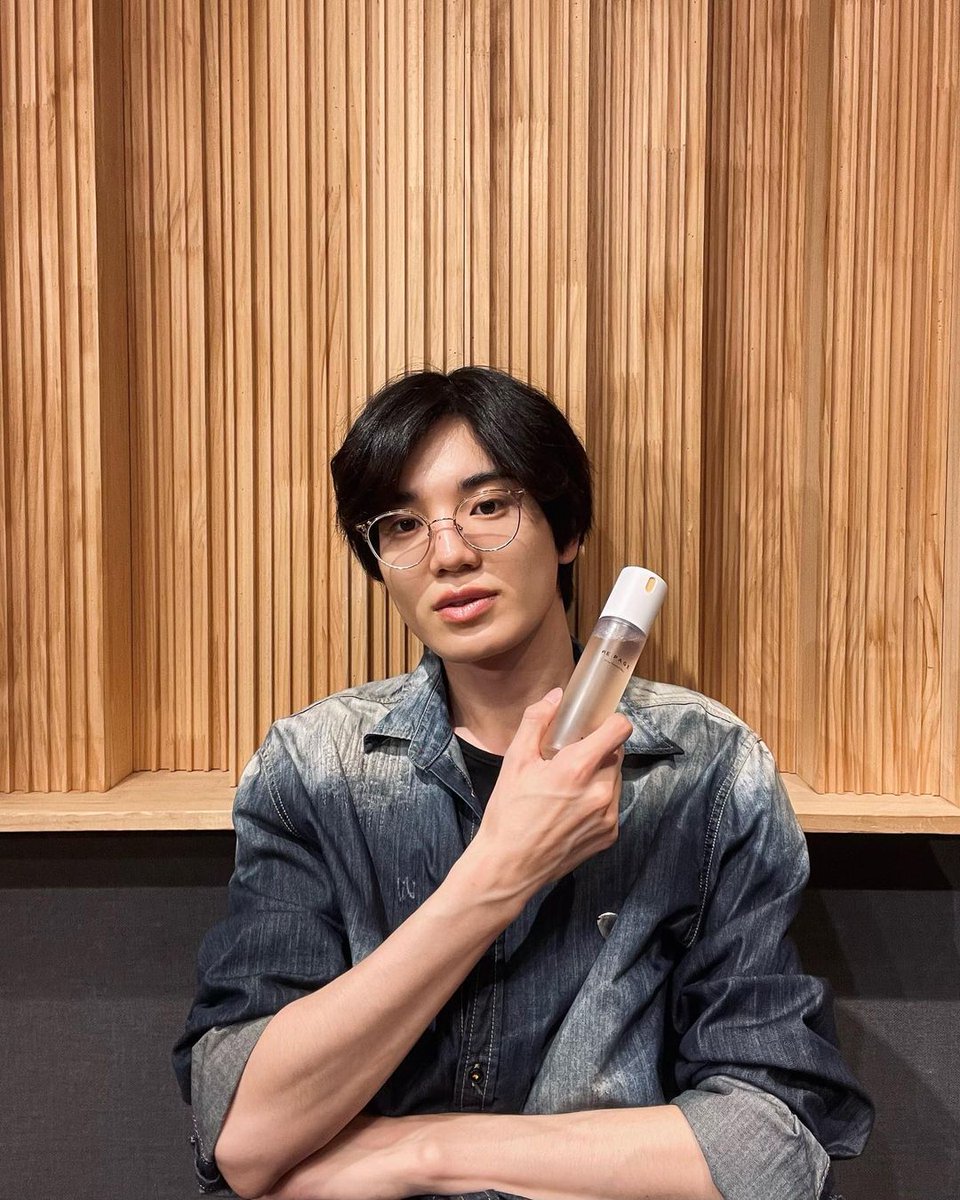 ifntinfo's tweet photo. [IG] 220427 INFINITE Sungjong Instagram Update:

"#Repage #JeACosmetics #NotProductPlacement #NotAnAd #JeANoona #LetsMakeItBig #PayForFoodWhenItGetsBig 🍚"

#인피니트 #성종 #이성종 https://t.co/6iqJgGaWx1 https://t.co/favD3AkdBh