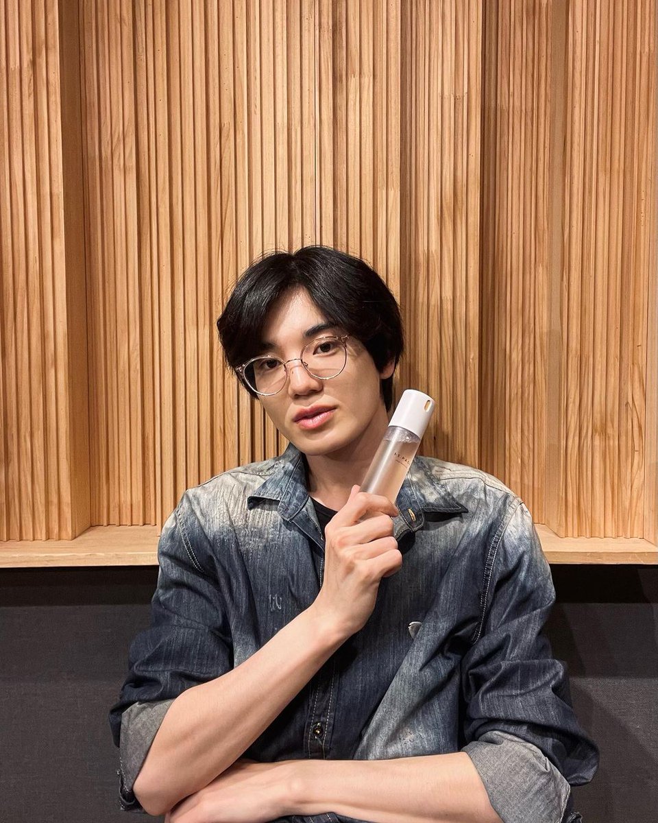 ifntinfo's tweet photo. [IG] 220427 INFINITE Sungjong Instagram Update:

"#Repage #JeACosmetics #NotProductPlacement #NotAnAd #JeANoona #LetsMakeItBig #PayForFoodWhenItGetsBig 🍚"

#인피니트 #성종 #이성종 https://t.co/6iqJgGaWx1 https://t.co/favD3AkdBh