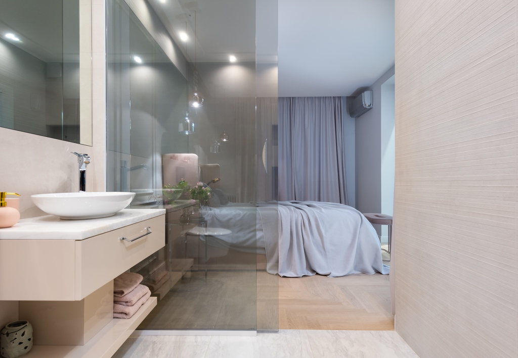 EGW_UK's tweet photo. An easy way to create space in your home is by switching to glass partitions. Adding partitions also creates a modern feel in any room and they can even be customised to fit the mood of your interior!
#partition #partitionwall #glasswall #glasswalls #madetomeasure #bespokeglass https://t.co/RTgh7BLJYa
