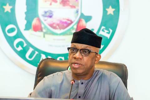 SaharaReporters's tweet photo. Ogun Governor, Abiodun Confirms He Was Arrested For Fraud In USA, Warns APC Party Not To Disqualify Him For 2023 | Sahara Reporters https://t.co/rqZPeAEe9M https://t.co/dP7LeciRiC