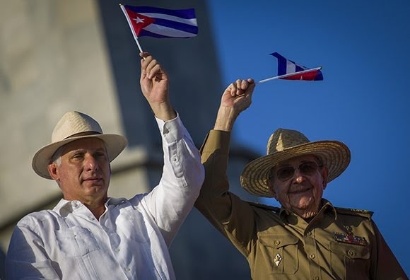 DiazCanelB's tweet photo. Los invito a encontrarnos en la Plaza el #PrimeroDeMayo. Por el heroísmo de la resistencia y el inspirador triunfo de la creatividad colectiva, por las vacunas y los vacunados,  #CubaVive https://t.co/N62V1UrVWr